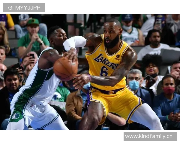 东詹里合砍86分 湖人战胜独行侠